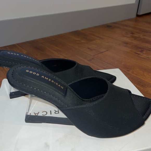 Good American NWT black neoprene clear wedges - Picture 2 of 6